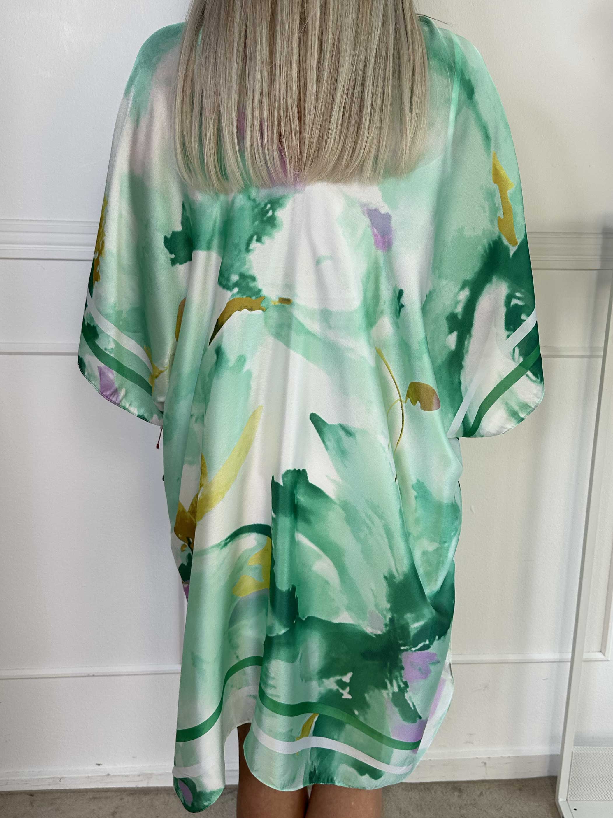 Maggie - Let flerfarvet tunika i blød viskose og silke